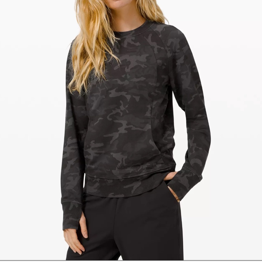 Lululemon scuba crewneck sweatshirt. Camo print. Size 6.